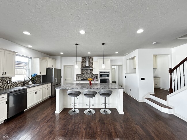 Building Photo - 12588 Hideout Dr