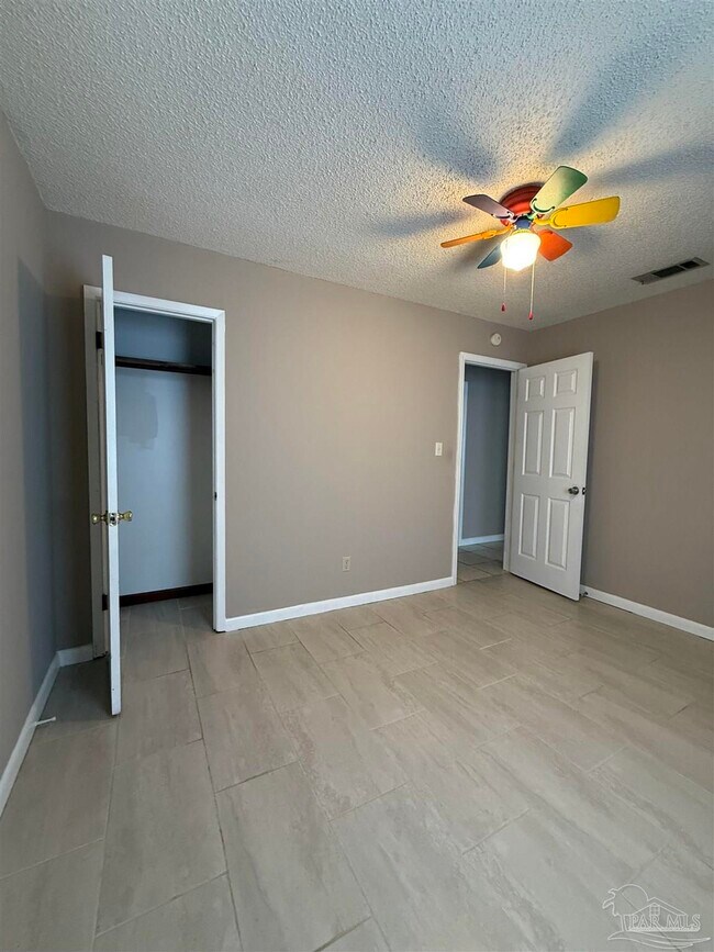 Building Photo - 4204 W Avenida De Golf