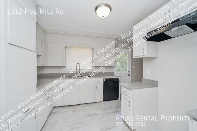 Building Photo - 1312 5 Mile Rd