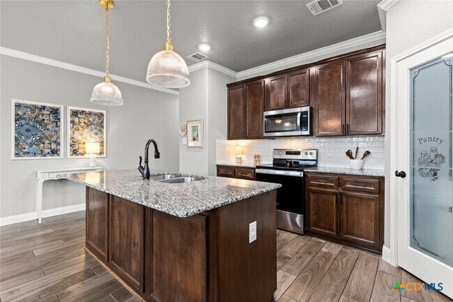 Building Photo - 1614 Flatland Trl