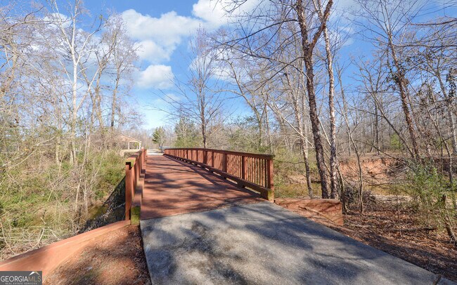 Building Photo - 6218 Azalea Way