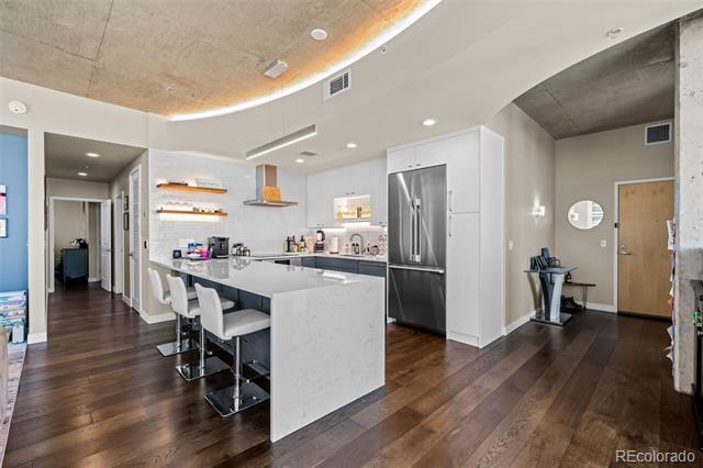 Building Photo - 1700 Bassett St