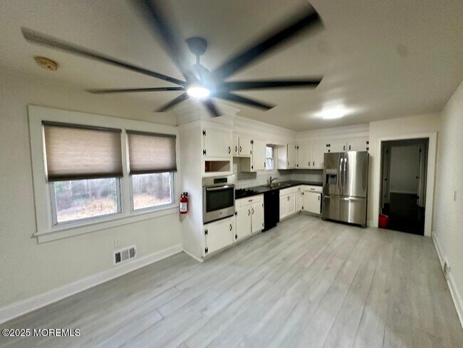 Building Photo - 297 Cambourne Dr