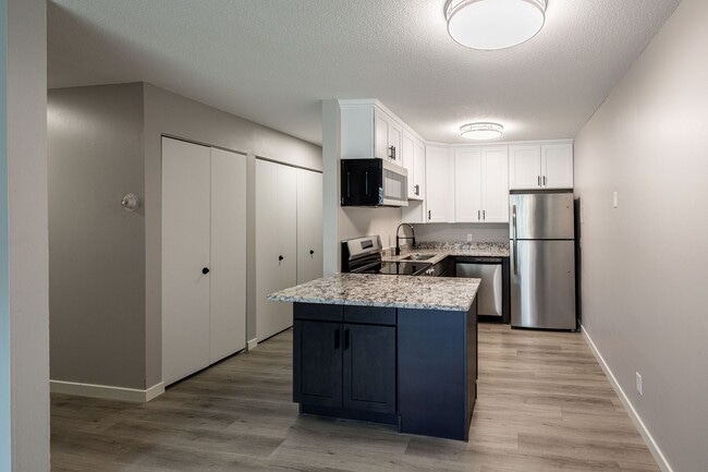 Building Photo - SkyHill Apartments