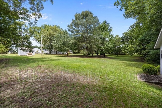 Building Photo - 2666 NC-210