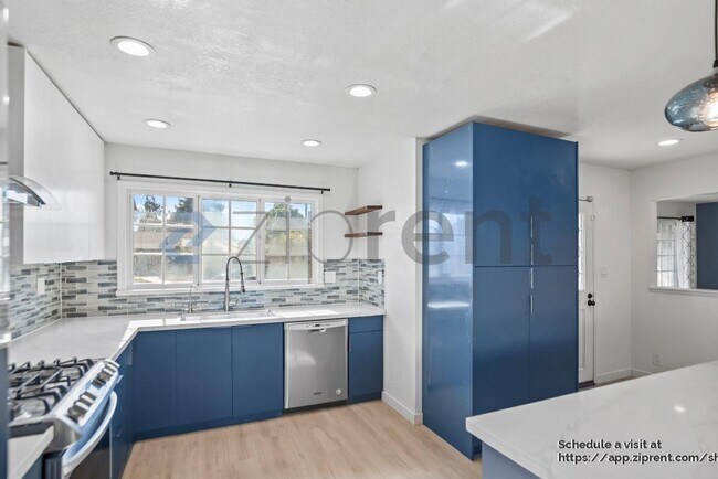 Building Photo - 38440 Farwell Dr