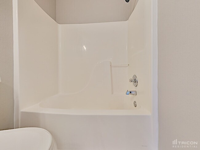 Building Photo - 507 Deer Trail Dr