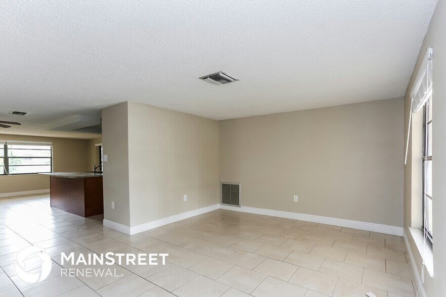 Building Photo - 9421 Ledgestone Ln