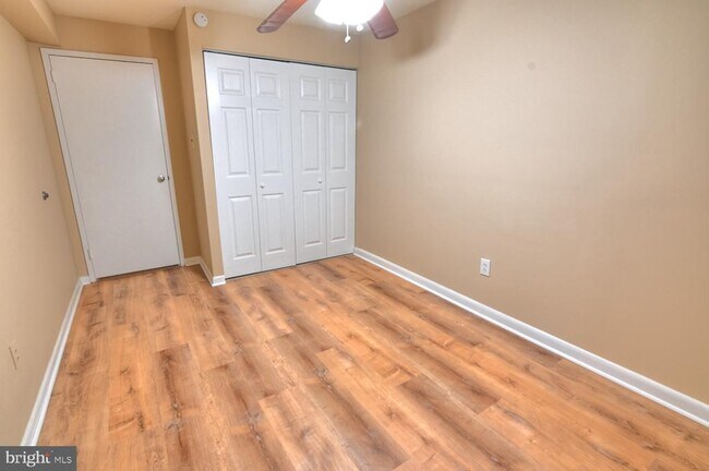 Building Photo - 11629 Stoneview Square