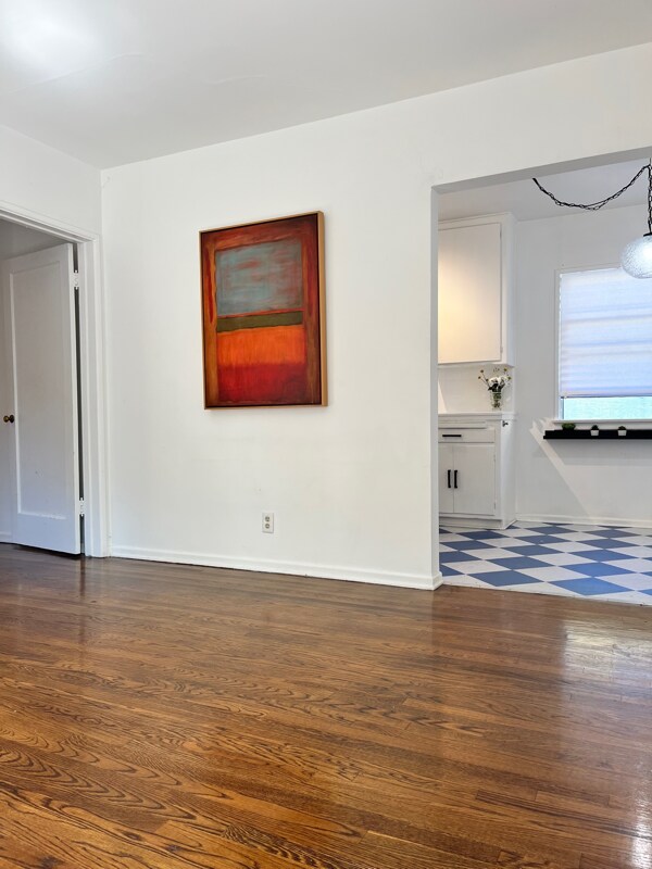 Building Photo - 2226 S Ridgeley Dr