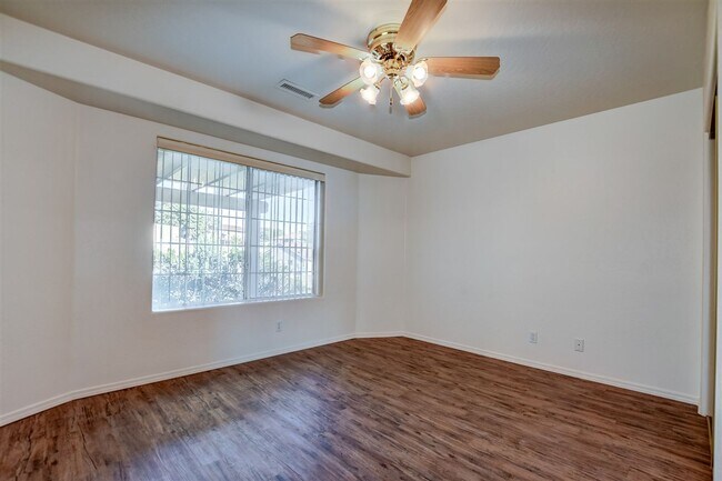 Building Photo - 4261 N Tonopah Dr