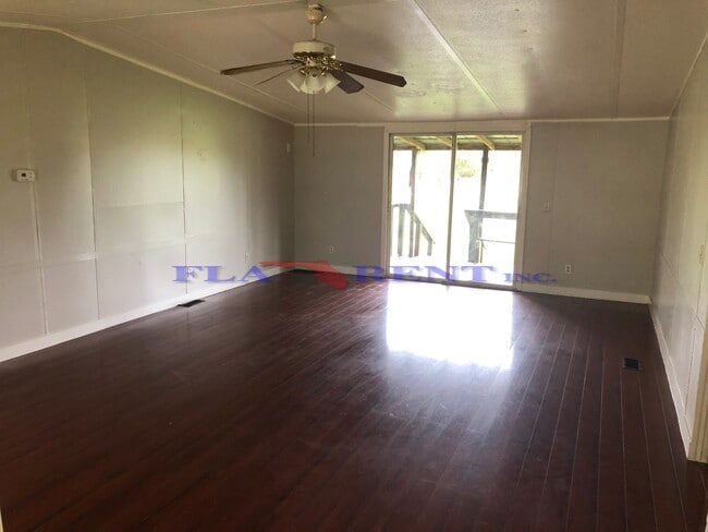 Building Photo - **3/2 Manufactured home (St. Cloud)**