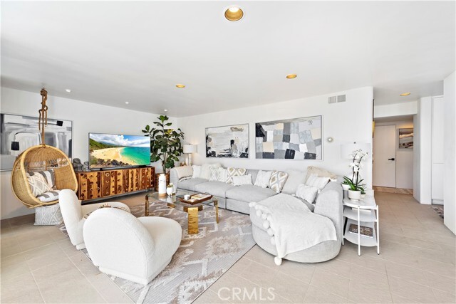 Building Photo - 1585 S Coast Hwy