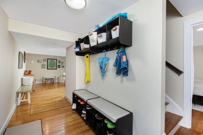Building Photo - 14 Brattle Ln