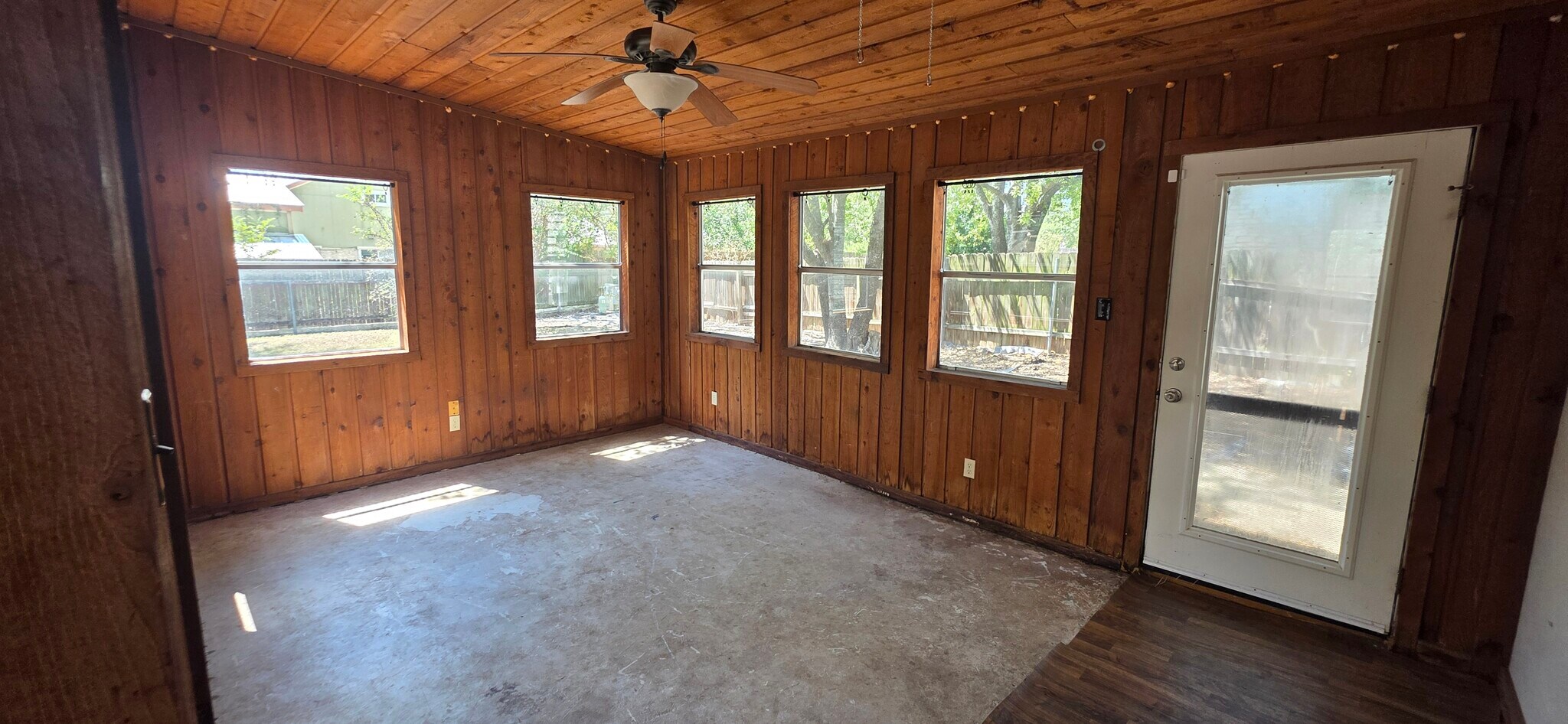 Bonus Sunroom! - 12534 Split Rail Pky