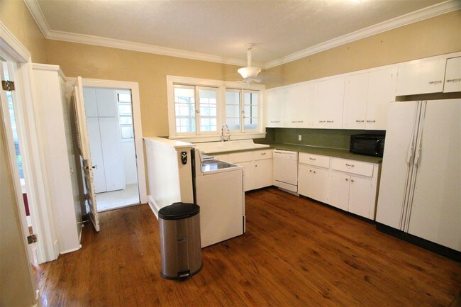 Building Photo - 1319 Peachtree St