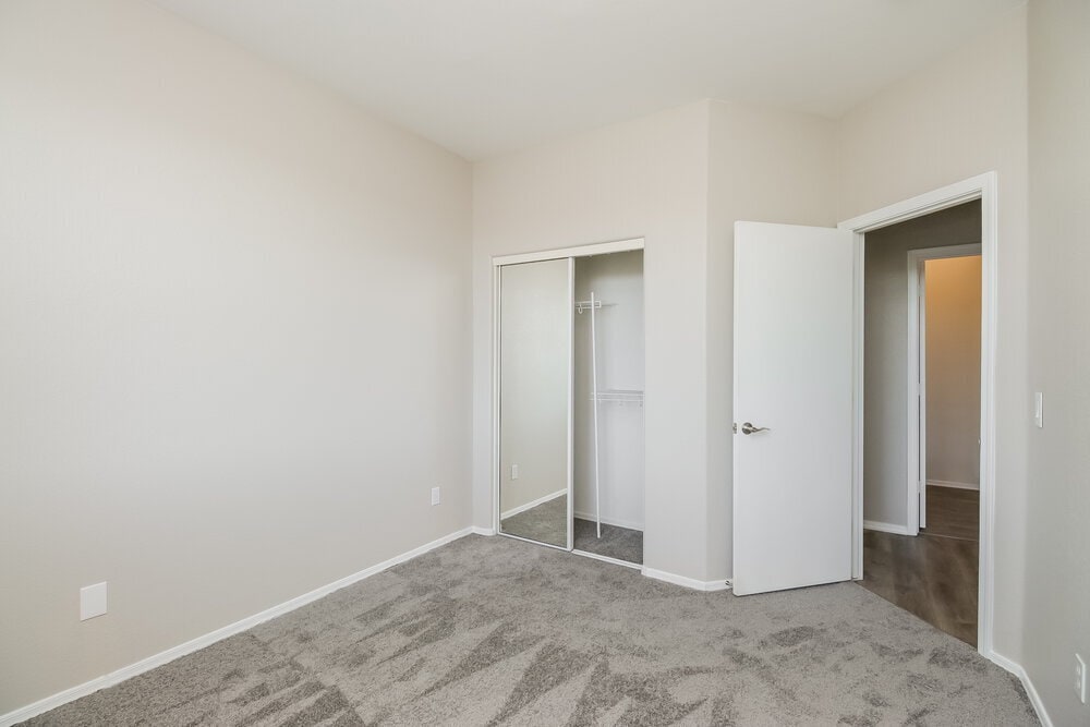 Building Photo - 1303 S Mansard