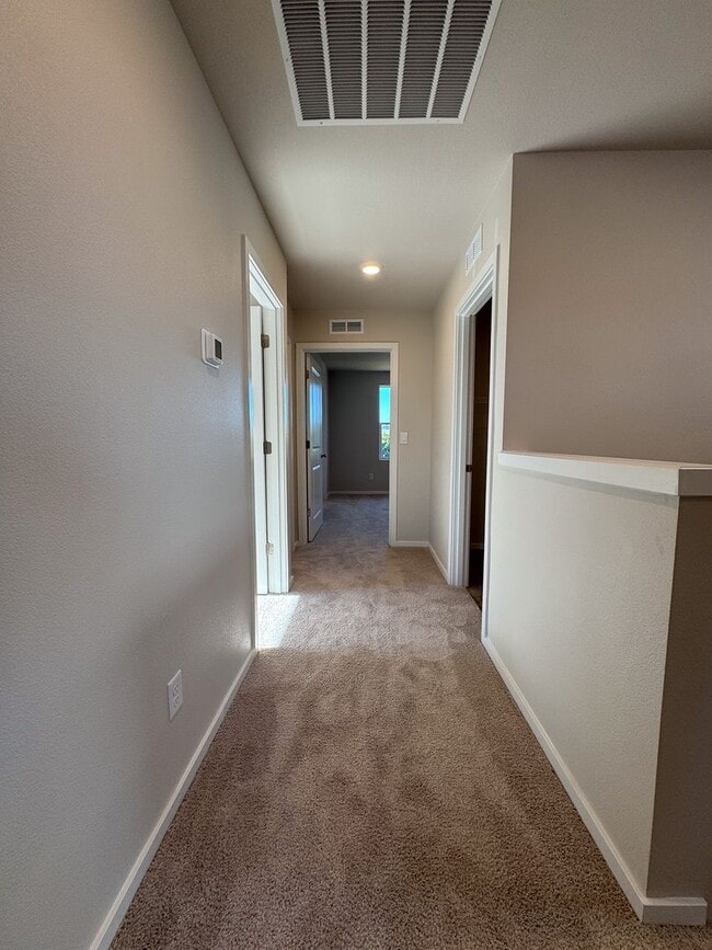 Building Photo - 4 Bedroom, 2 1/2 Bath Home in Marcola Meadows