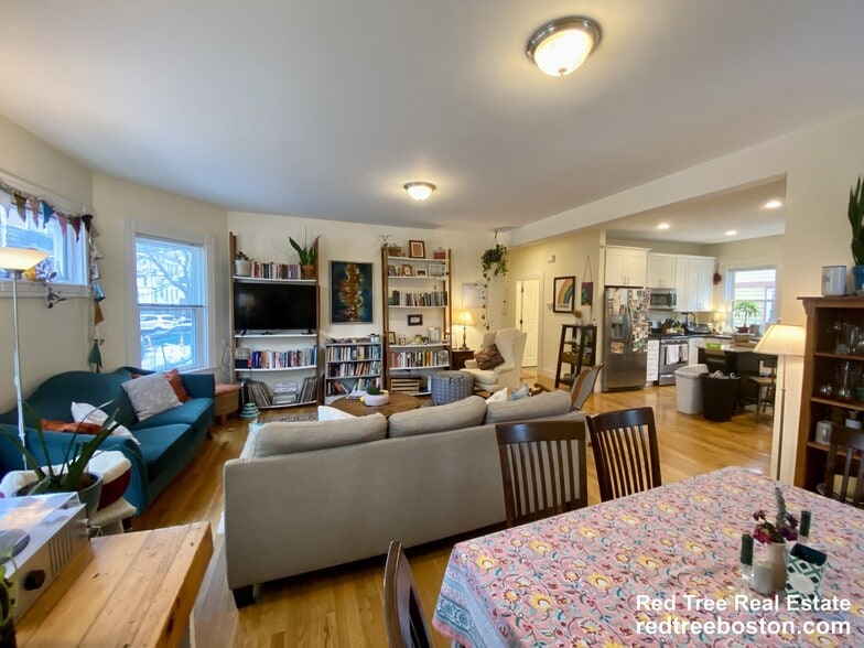 Building Photo - 177 School St