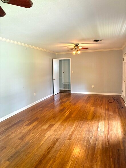 Building Photo - 1258 Plantation Blvd