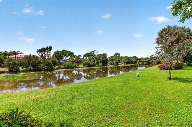 Building Photo - 12418 Crystal Pointe Dr