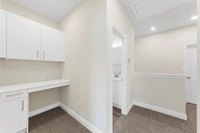 Building Photo - 6349 Mason Ct