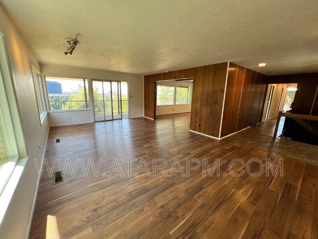Building Photo - 270 2020 N