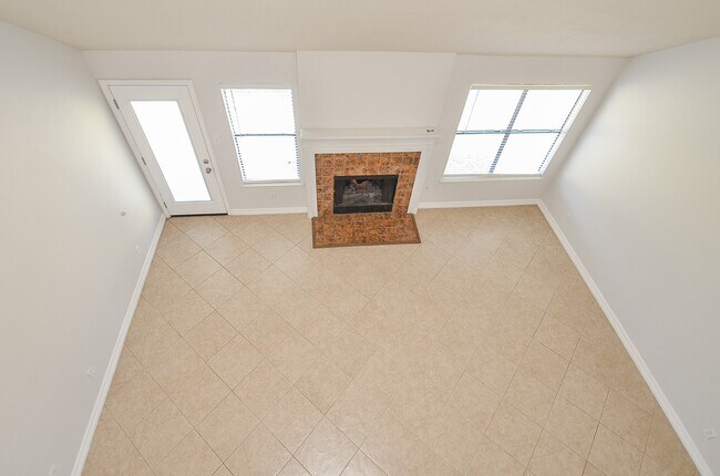 Building Photo - 21026 Bent Lake Dr