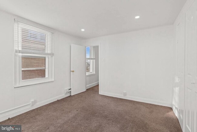 Building Photo - 316 Parsons Ave