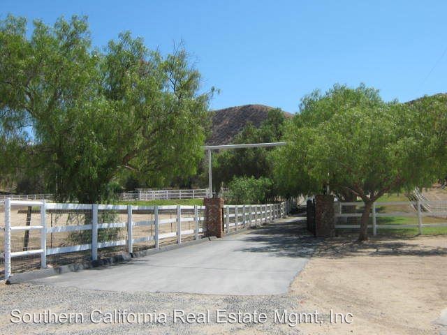 Building Photo - 29500 San Francisquito Canyon Rd