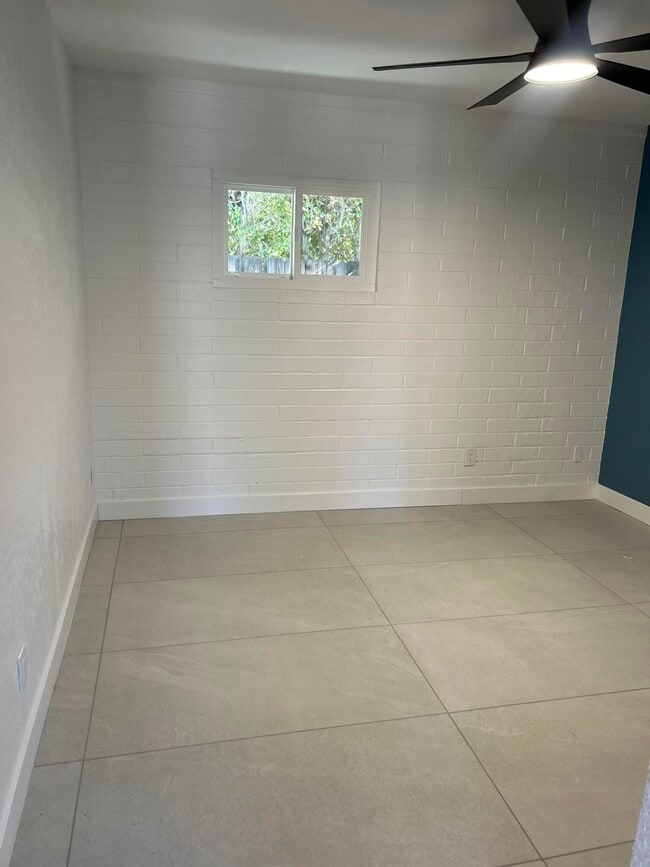 Building Photo - 44635 San Carlos Ave