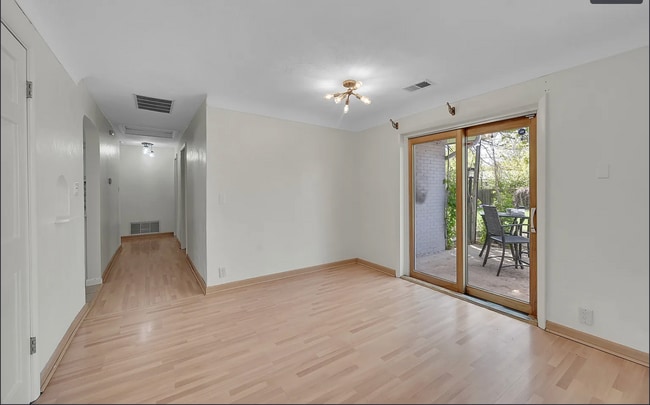 Building Photo - 4265 Brentwood St