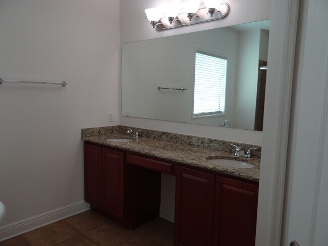 Building Photo - RIVER CLUB annual rental - Port Charlotte