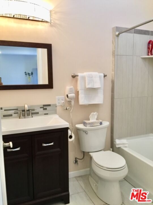 Building Photo - 1348 S Curson Ave