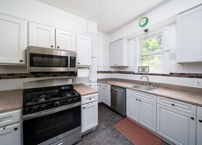 Building Photo - 203 Bowers St