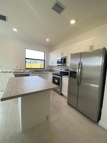 Building Photo - 575 NE 208th Terrace