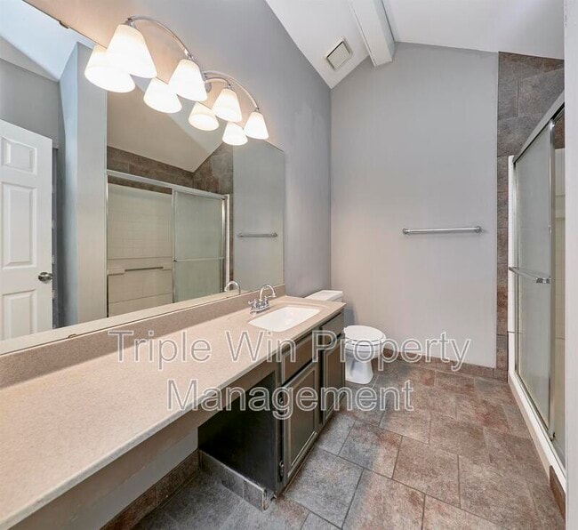 Building Photo - 121 Walnut Hill Dr