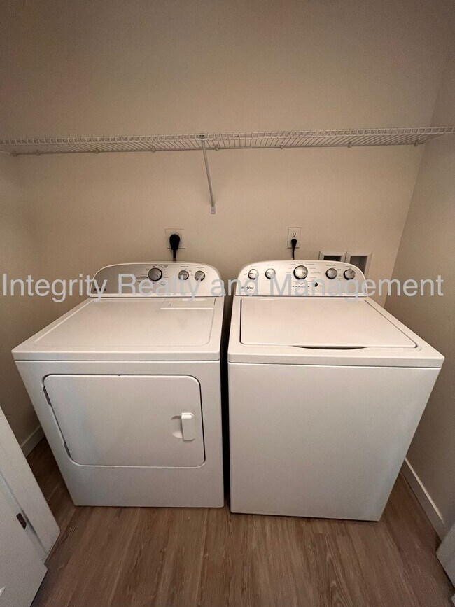 Building Photo - 2 Bed/2 Bath Condo, 17353 Wilde Avenue Uni...