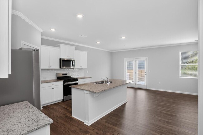 Building Photo - 383 King Vlg