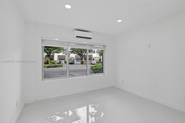 Building Photo - 8875 SW 62nd Terrace