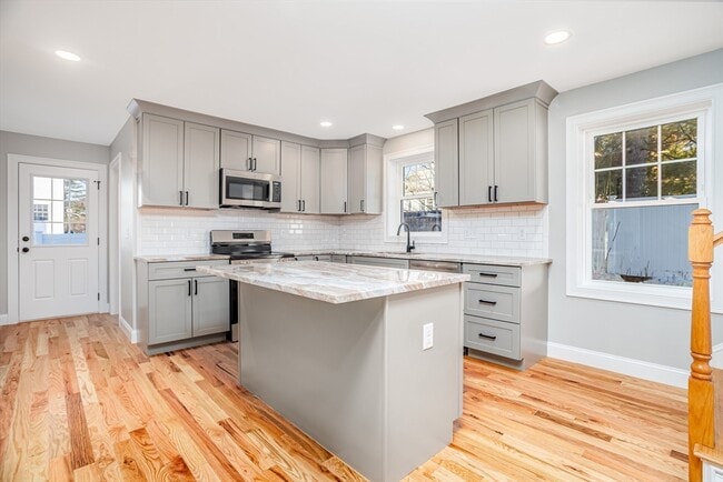 Building Photo - 29 Milton St