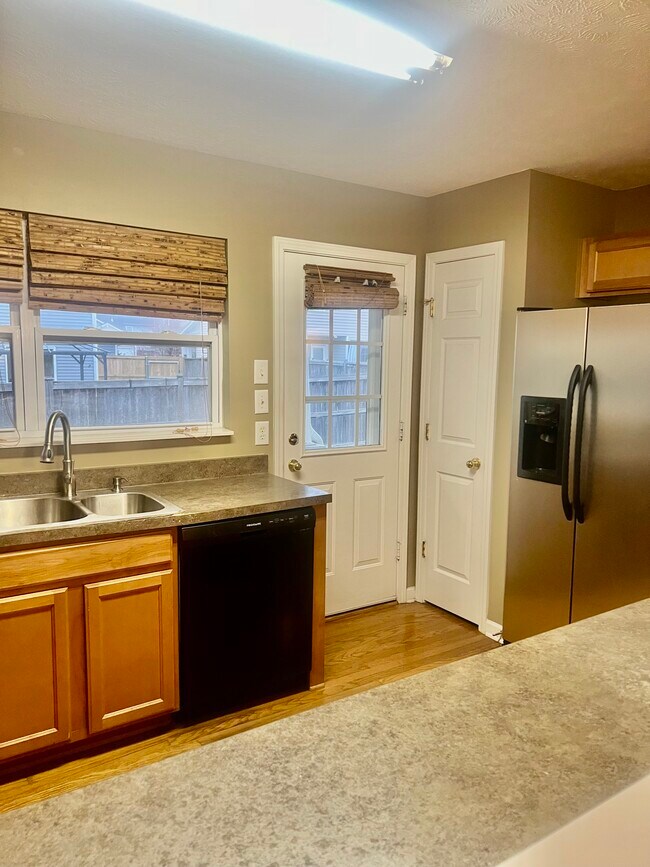 Building Photo - 2118 Erin Ln