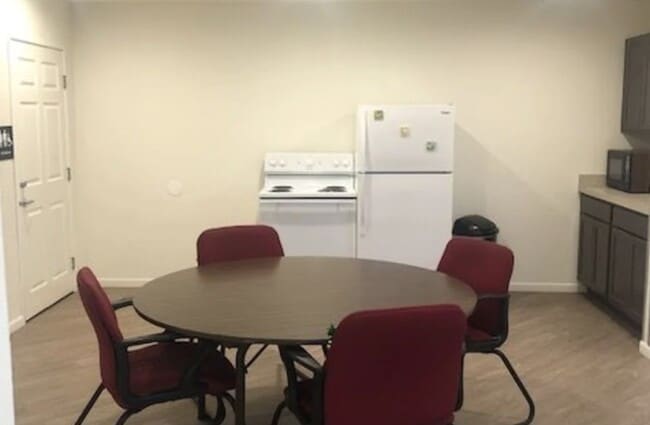 Building Photo - 424 Franklin St