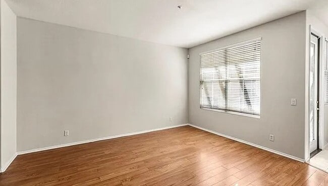 Building Photo - 308 Terra Bella