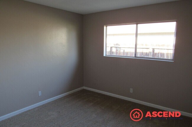Building Photo - 2623 Van Buren Pl