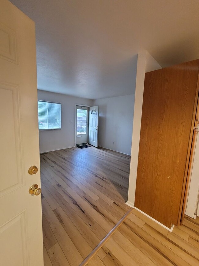 Building Photo - $1665 | 3BR/1BA | Spacious 3 Bedroom Home ...