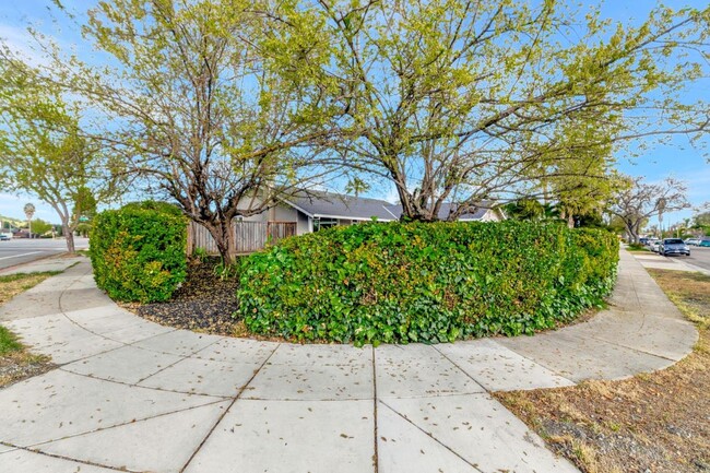 Building Photo - 6097 Indian Ave