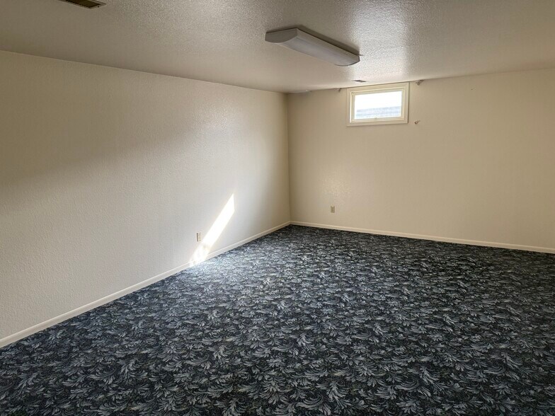 Building Photo - 3085 Saint Johns Ave