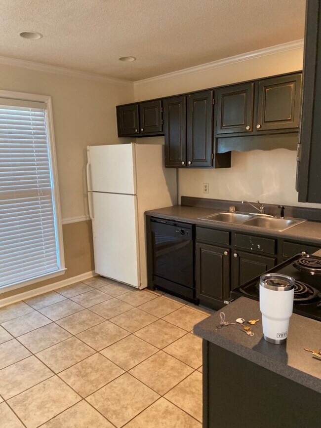 Building Photo - 1515 S Lumpkin St