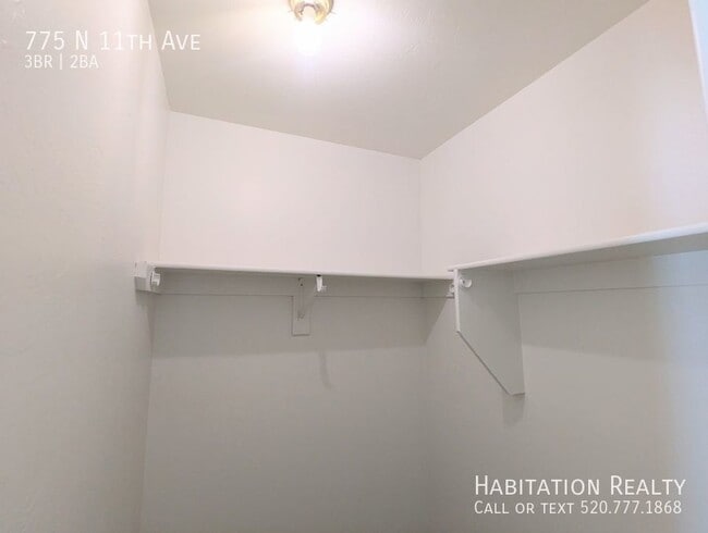 Building Photo - 775 N 11th Ave